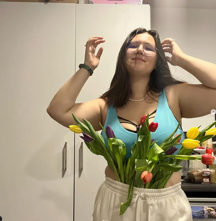 'Pijem antidepresive zbog svojih ogromnih grudi, ali mu&scaron;karci me mole da ih ne smanjim'