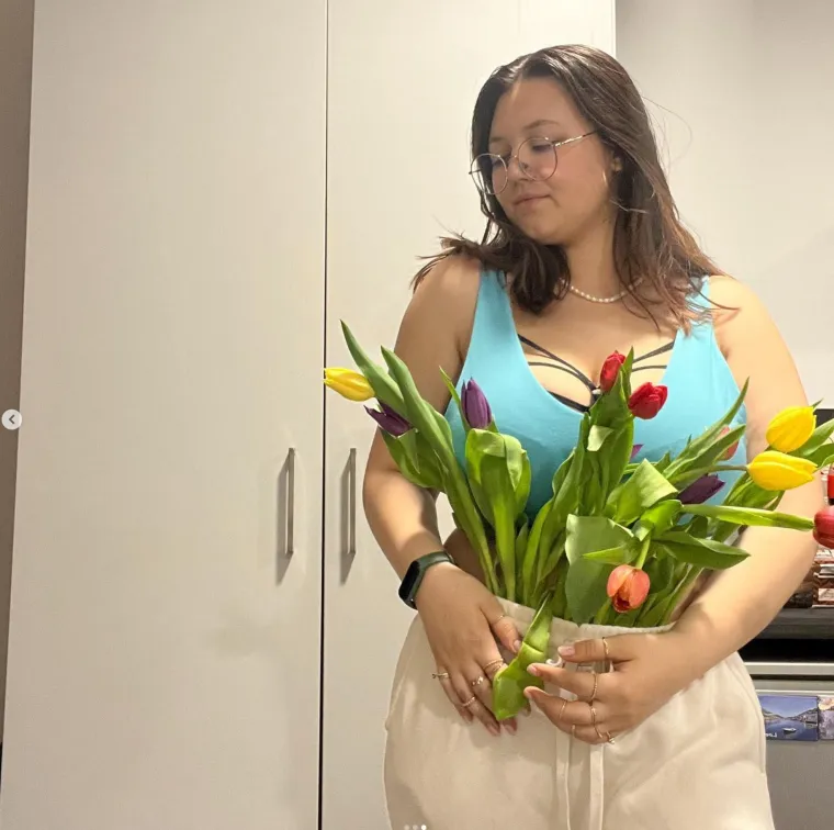 'Pijem antidepresive zbog svojih ogromnih grudi, ali mu&scaron;karci me mole da ih ne smanjim'