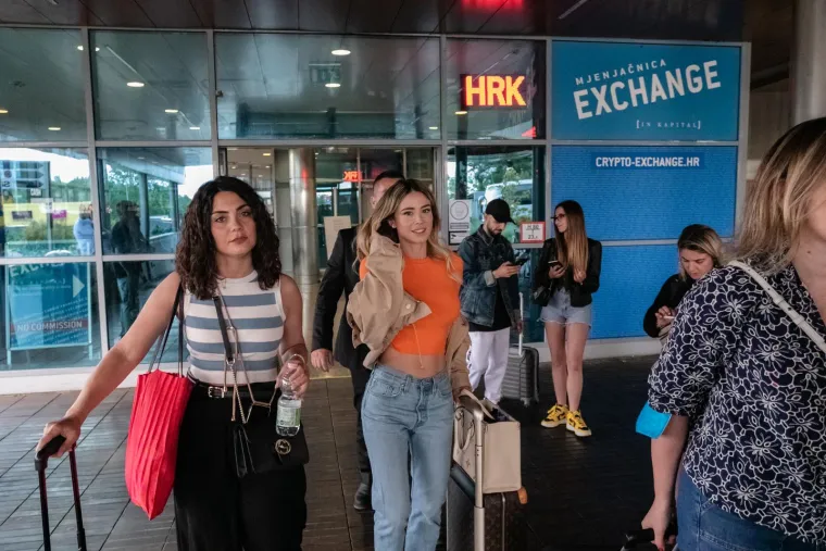 Diletta Leotta stigla u Zadar i očarala odmah po dolasku, pogledajte kako dobro izgleda: Svi su gledali u nju, kao da nije s ovog svijeta