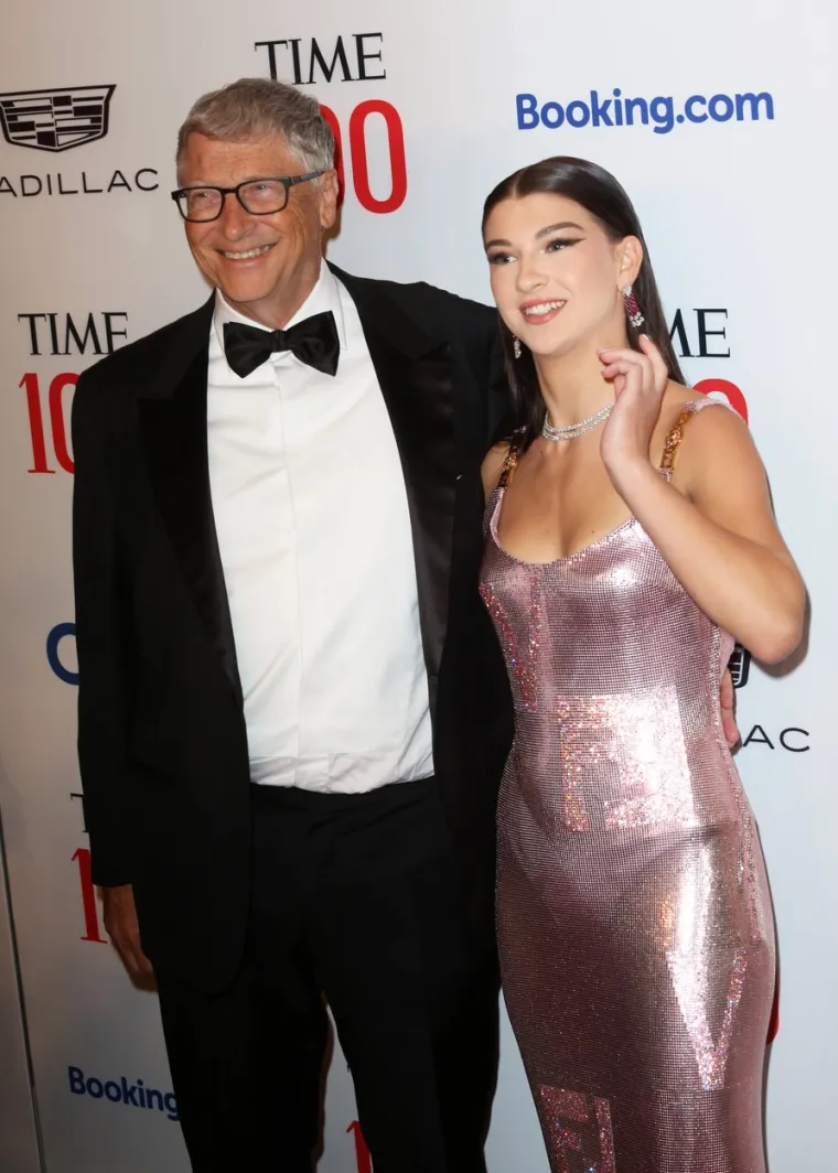 Phoebe Gates pojavila se na crvenom tepihu i iznenadila sve, izrasla je u prelijepu mladu ženu