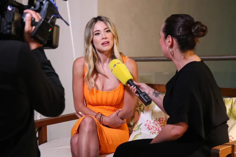 Diletta Leotta fotografirala se s poznatim Hrvatima: Zasjenila je svojom ljepotom sve sinoć u Zadru: 'Zna kako je super ovdje'