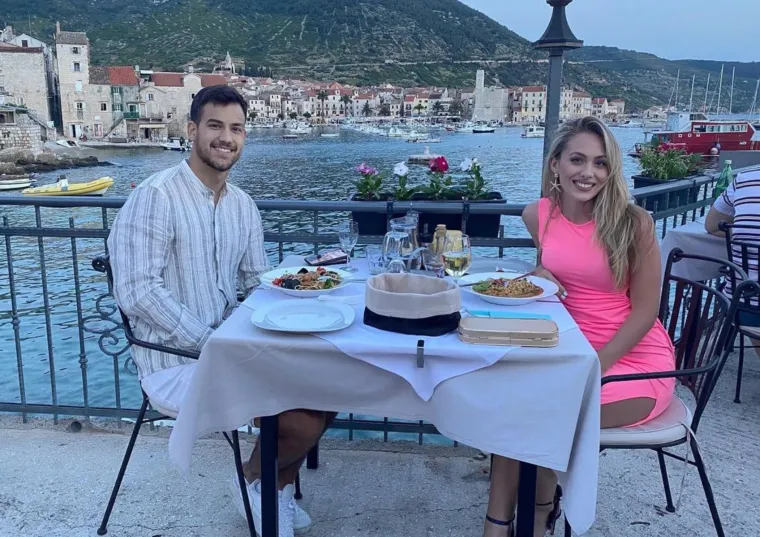 Ma kakvi Grašo i Hana, mladi hajdukovac i poznata zanosna pjevačica ljubavni su par godine: 'Zaljubljena sam, sudbina nas je spojila'