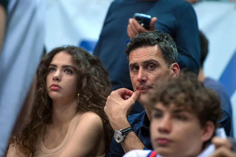 Totalna ludnica u Draženovu domu. Pogledajte paklenu atmosferu s utakmice Cibone i Zadra, pažnju privukle atraktivne plesačice