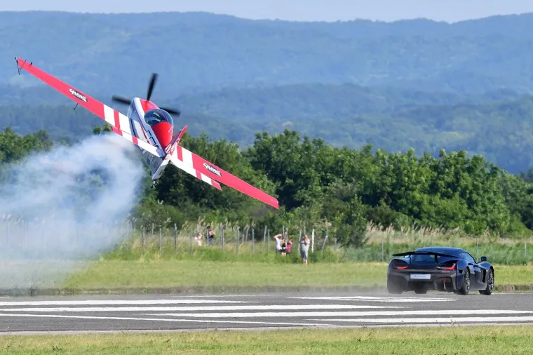 &quot;Peter je vrhunski pilot i danas je stvarno trebalo imati vrhunsko znanje i iskustvo. Akrobacija je sama po sebi opasna i morali smo imati puno povjerenje jedan u drugog, i drago mi je da smo već u prvom pokušaju uspjeli s akrobacijom&quot;, izjavio je pobjednik današnjeg dvoboja Miro Zrnčević