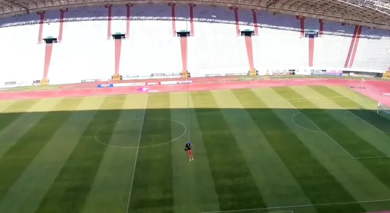 Otkrili smo kako izgleda &scaron;etnja po krovu Poljuda i koliko je stra&scaron;an skok iz novinarske lože