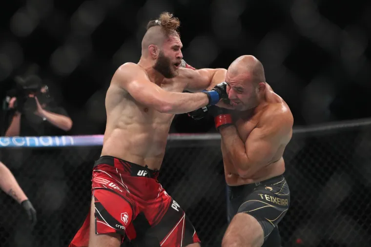 Bio je to jedan od najbrutalnijih mečeva UFC-a u posljednje vrijeme. Pogledajte dramatične scene iz borbe Prochazke i Glovera