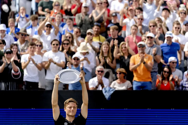 Neviđena senzacija: 205. tenisač svijeta u finalu pobijedio Medvjedeva