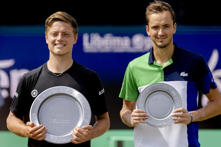Neviđena senzacija: 205. tenisač svijeta u finalu pobijedio Medvjedeva