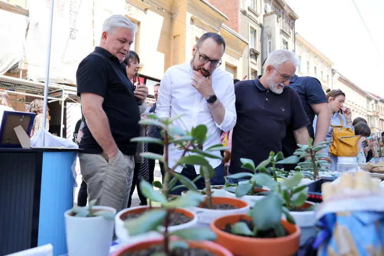 Cilj projekta je dugoročno promijeniti urbano iskustvo kroz društveno djelovanje umjetnika, udruga, sveučilišta, obrta i građana unutar zajednice