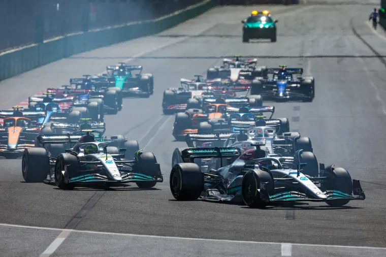 Lewis Hamilton jedva iza&scaron;ao iz bolida: 'Pitanje je vremena kad ćemo vidjeti veliku nesreću, ovo je recept za katastrofu'