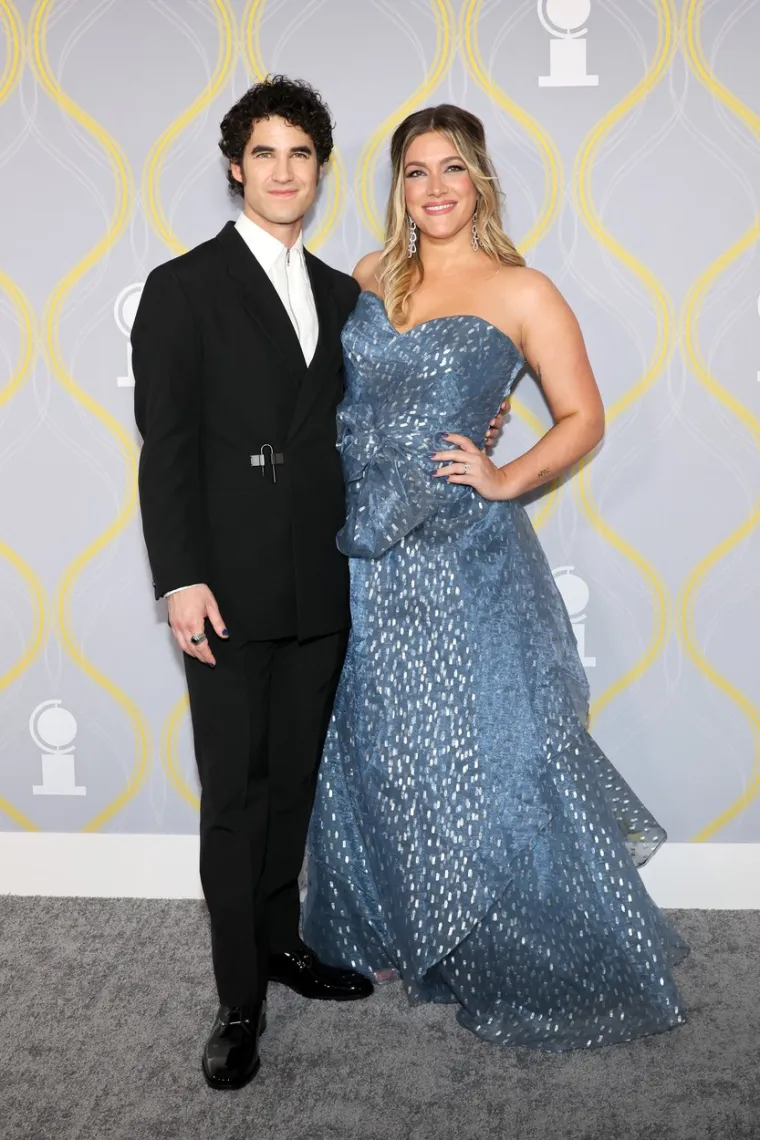 Darren Criss i Mia Swier