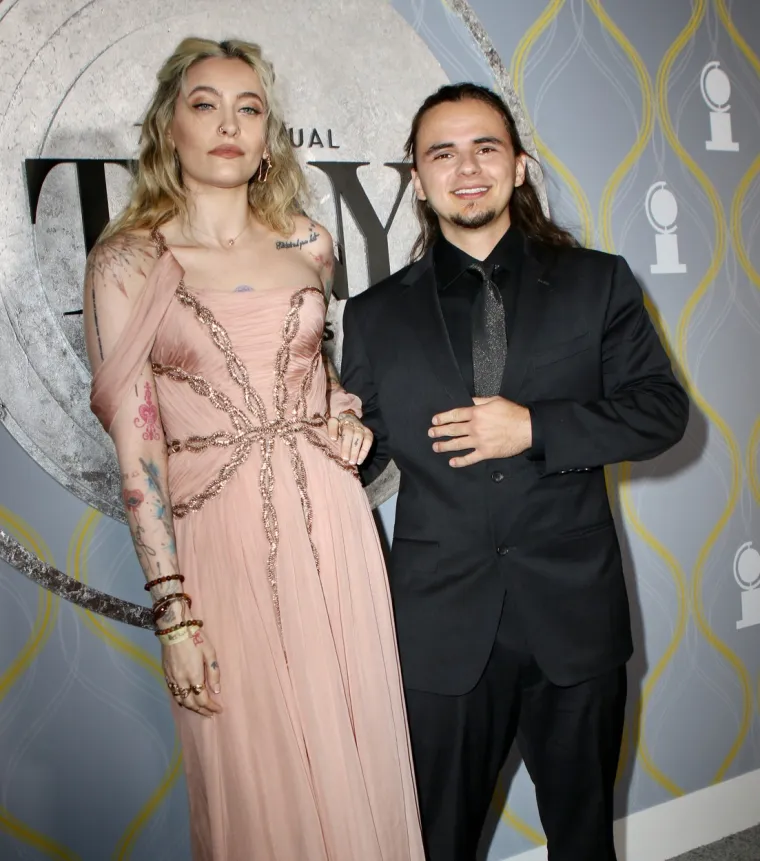 Djeca Michela Jacksona osvojila crveni tepih: Paris rastura na modnim pistama, ali Prince je zbog oca umalo tragično skončao