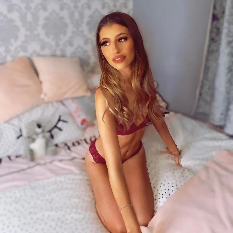 Rose je u intervjuu za Daily Star kazala da prima oko 200 zahtjeva dnevno, a do danas je odradila 20 testova na kojima se poskliznula većina "osumnjičenika".