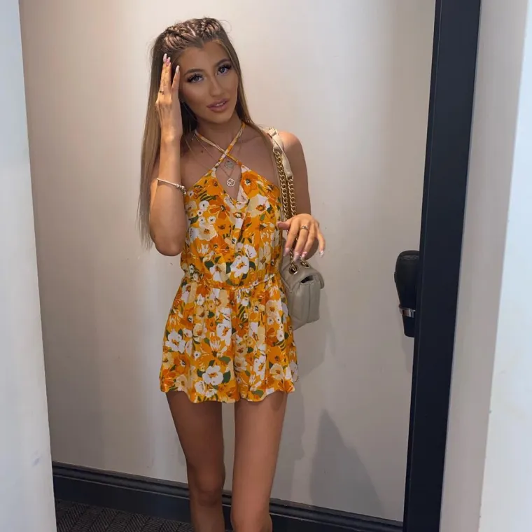 Dnevno joj se javlja i do 200 djevojaka: Dečki, ako joj i va&scaron;a cura &scaron;alje porukice, znajte da imate situaciju