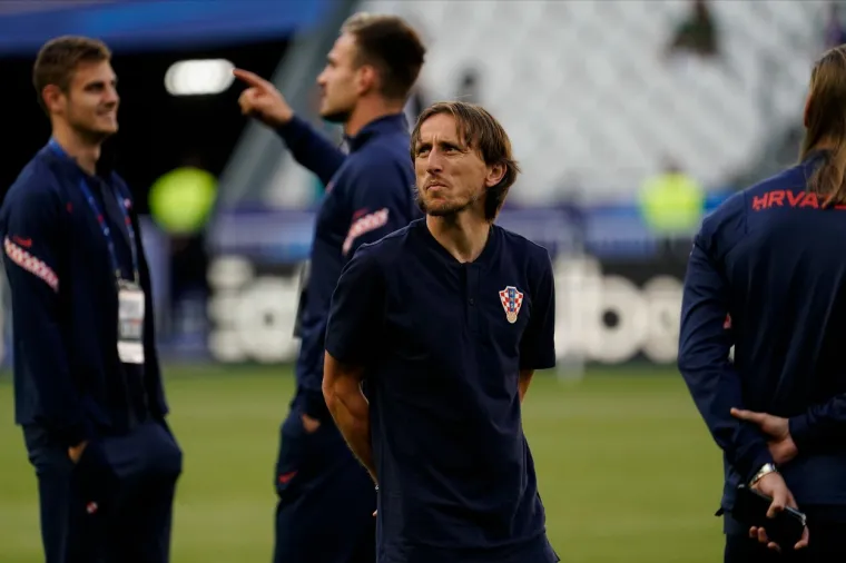 Deschamps i stožer dogovarali se na travnjaku Stade de Francea prije utakmice, a onda se pojavio Luka: Pogledajte reakciju Francuza kad su ga vidjeli