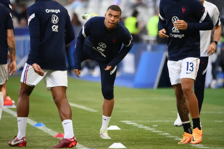 Deschamps i stožer dogovarali se na travnjaku Stade de Francea prije utakmice, a onda se pojavio Luka: Pogledajte reakciju Francuza kad su ga vidjeli