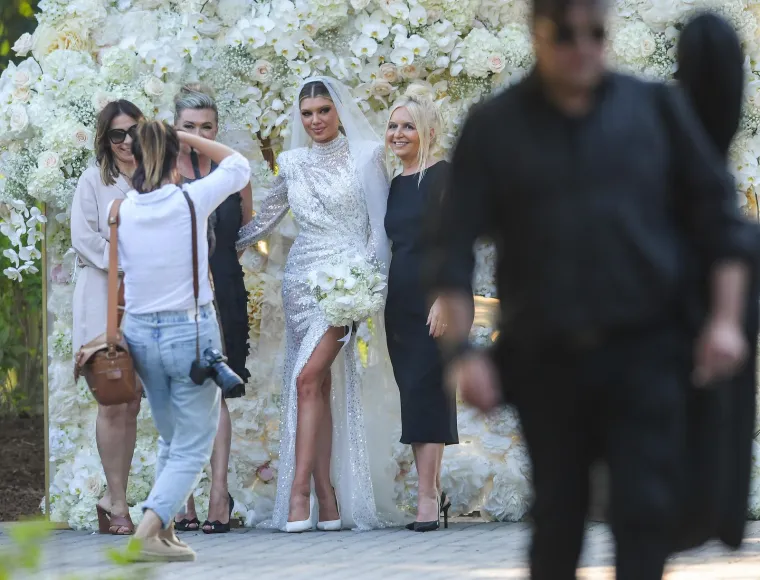 Bivša Luke Jovića imala je istu vjenčanicu kao Dina Dragija, novopečena supruga Tina Jedvaja: Na njihovu vjenčanju pojavile su se i Mamićeve kćeri