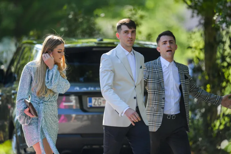 Biv&scaron;a Luke Jovića imala je istu vjenčanicu kao Dina Dragija, novopečena supruga Tina Jedvaja: Na njihovu vjenčanju pojavile su se i Mamićeve kćeri
