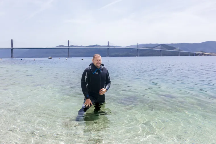 Nik&scaron;a Kaleb sudjeluje u izgradnji Pelje&scaron;kog mosta