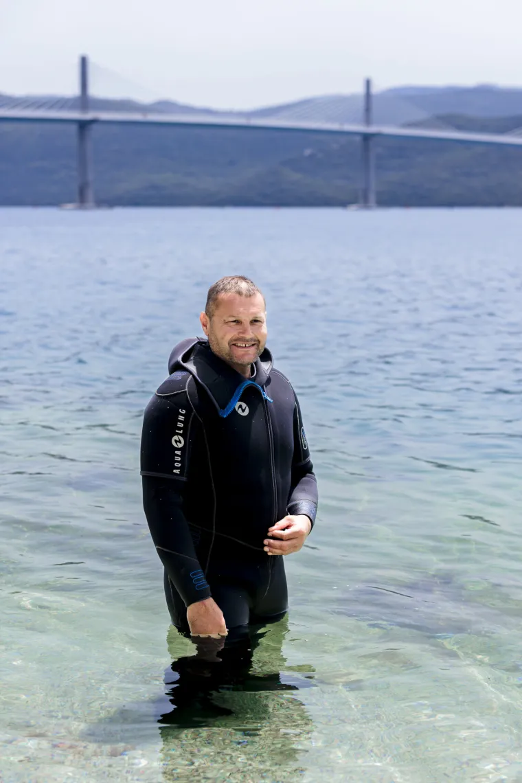 Nik&scaron;a Kaleb sudjeluje u izgradnji Pelje&scaron;kog mosta