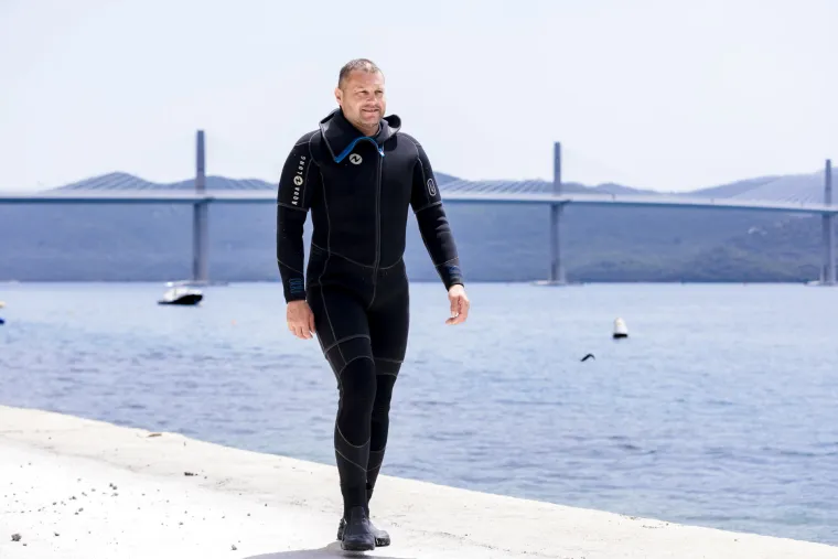 Nik&scaron;a Kaleb sudjeluje u izgradnji Pelje&scaron;kog mosta