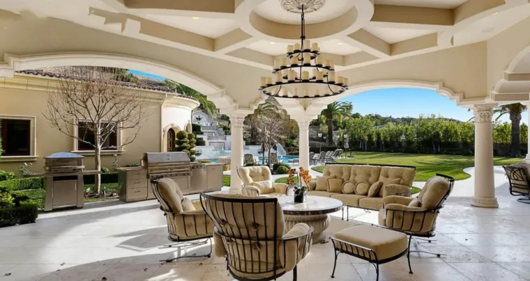 Britney Spears kupila rasko&scaron;nu vilu vrijednu gotovo 12 milijuna dolara: Valjda se neće izgubiti u njoj