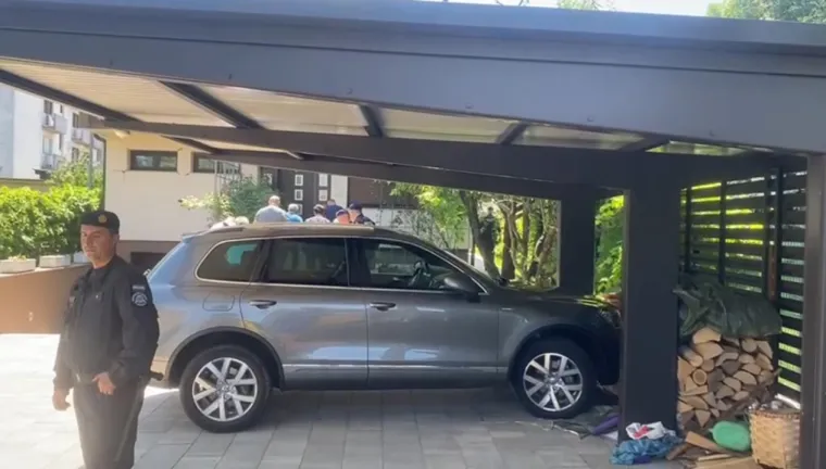 Pogledajte kako je izgledao pretres kuće i automobila uhićenog Dumbovića: 'Pao' biv&scaron;i gradonačelnik Petrinje