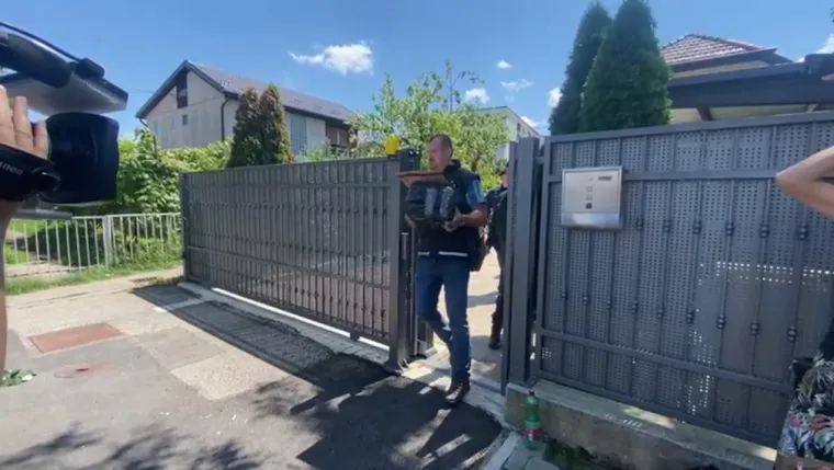 Pogledajte kako je izgledao pretres kuće i automobila uhićenog Dumbovića: 'Pao' biv&scaron;i gradonačelnik Petrinje