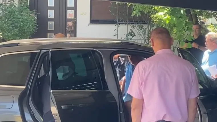 Pogledajte kako je izgledao pretres kuće i automobila uhićenog Dumbovića: 'Pao' biv&scaron;i gradonačelnik Petrinje