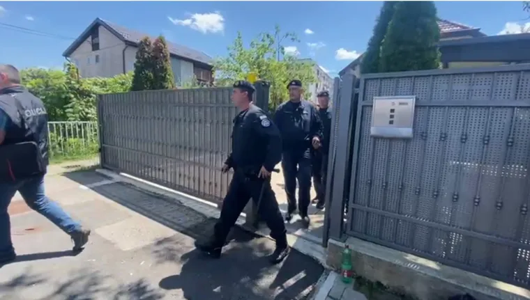 Pogledajte kako je izgledao pretres kuće i automobila uhićenog Dumbovića: 'Pao' biv&scaron;i gradonačelnik Petrinje