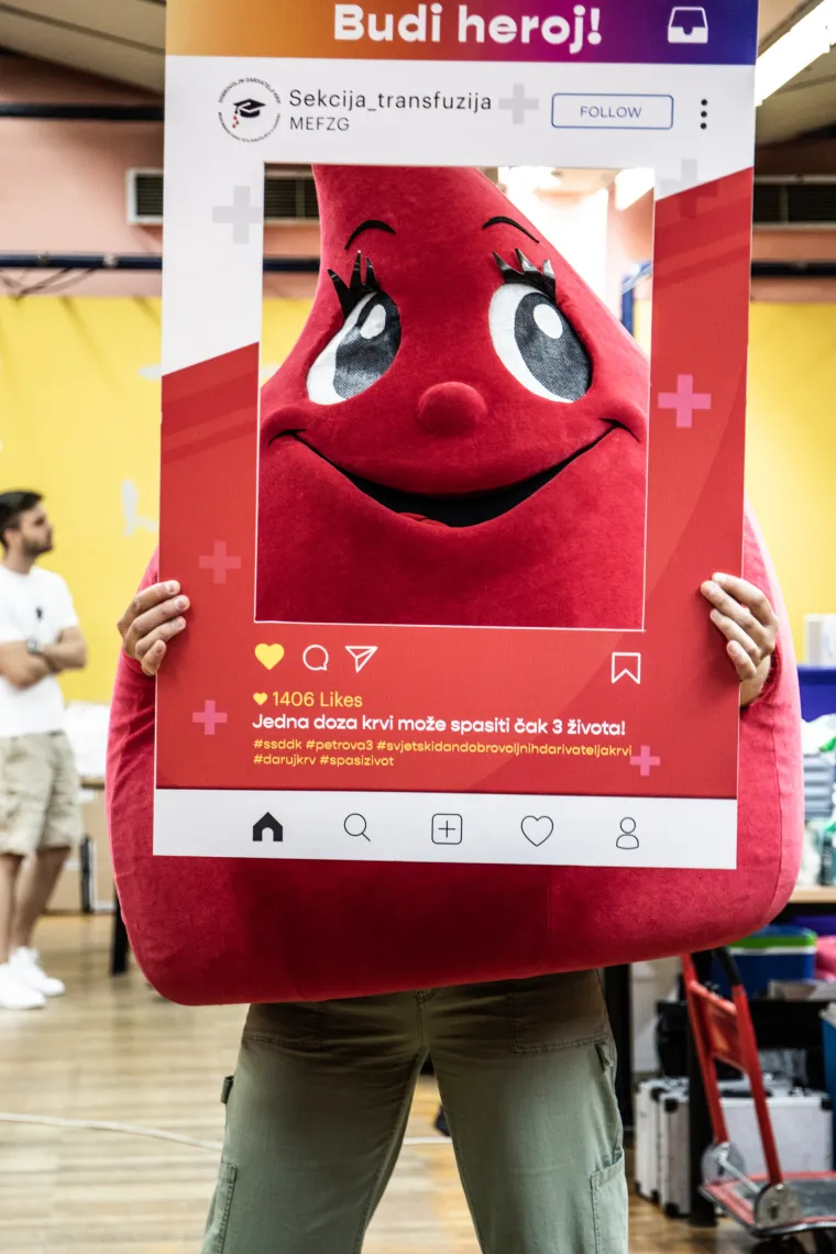 Svjetski dan darivatelja krvi studenti su prigodno obilježili darivanje u u Studentskom domu Stjepan Radić