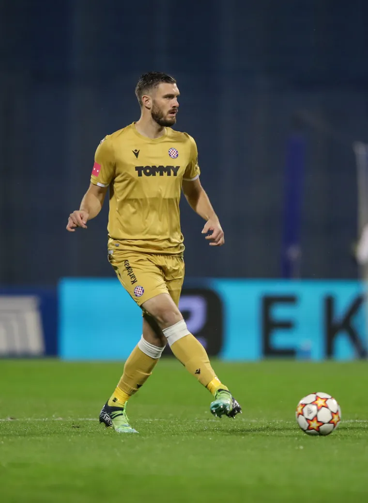 Josip Elez u najboljoj momčadi sezone HNL-a u sezoni 2021/2022