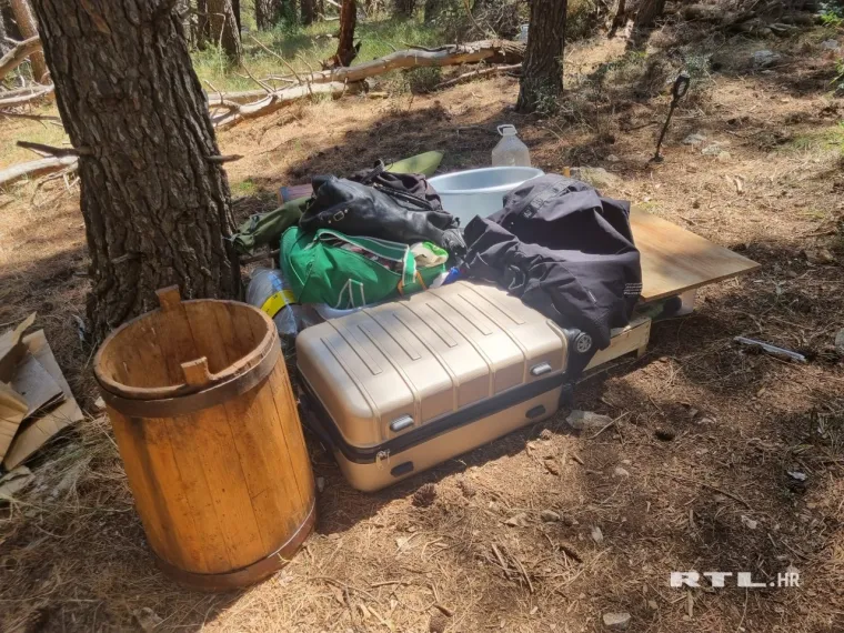 Ekipa RTL-a posjetila otok Jaz na kojem živi &scaron;vedska manekenka: Pogledajte koga i &scaron;to su prona&scaron;li