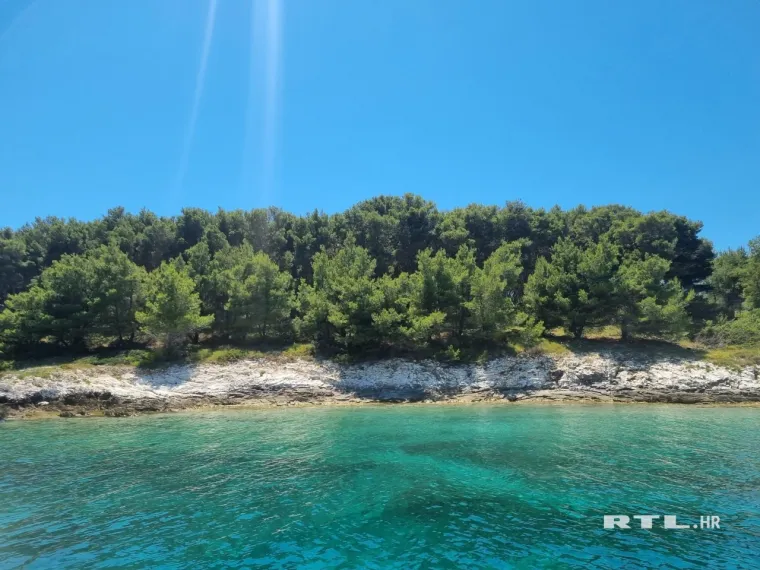 Ekipa RTL-a posjetila otok Jaz na kojem živi &scaron;vedska manekenka: Pogledajte koga i &scaron;to su prona&scaron;li