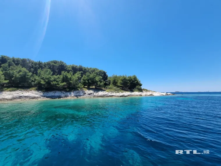 Ekipa RTL-a posjetila otok Jaz na kojem živi &scaron;vedska manekenka: Pogledajte koga i &scaron;to su prona&scaron;li