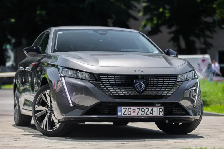 U kolovozu nam stiže zanimljiv karavan: Moći ćete birati između benzinca, dizela&scaron;a i hibrida, a znamo i koja će mu biti cijena