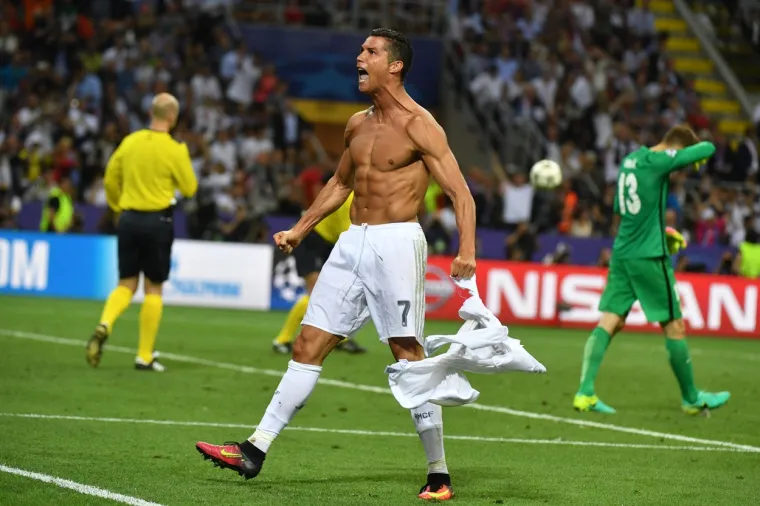 Jeste li skužili u &scaron;to se pretvorio Cristiano Ronaldo? Nekad je bio mr&scaron;avi tinejdžer, a na posljednjoj slici izgleda kao Hulk