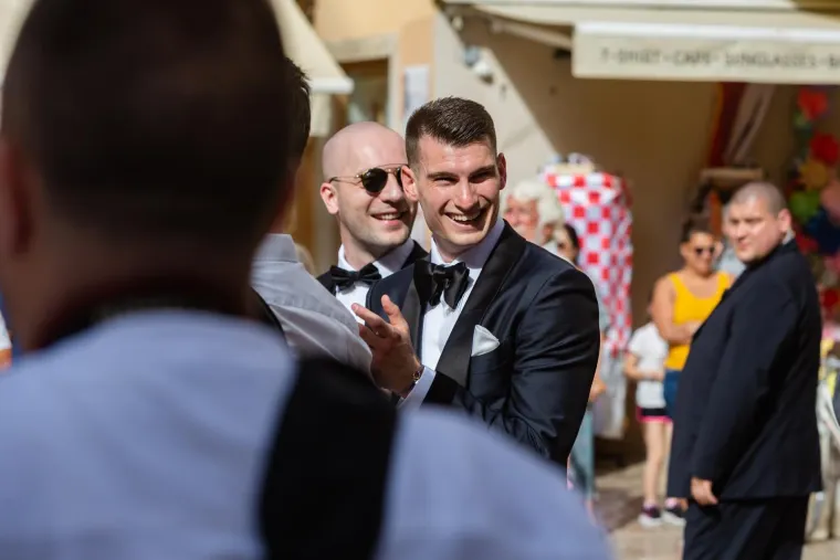 Dominik Livaković i Helena Matić izrekli sudbonosno 'da': Skupila se elita, mladenka blistala u vjenčanici s dubokim prorezom