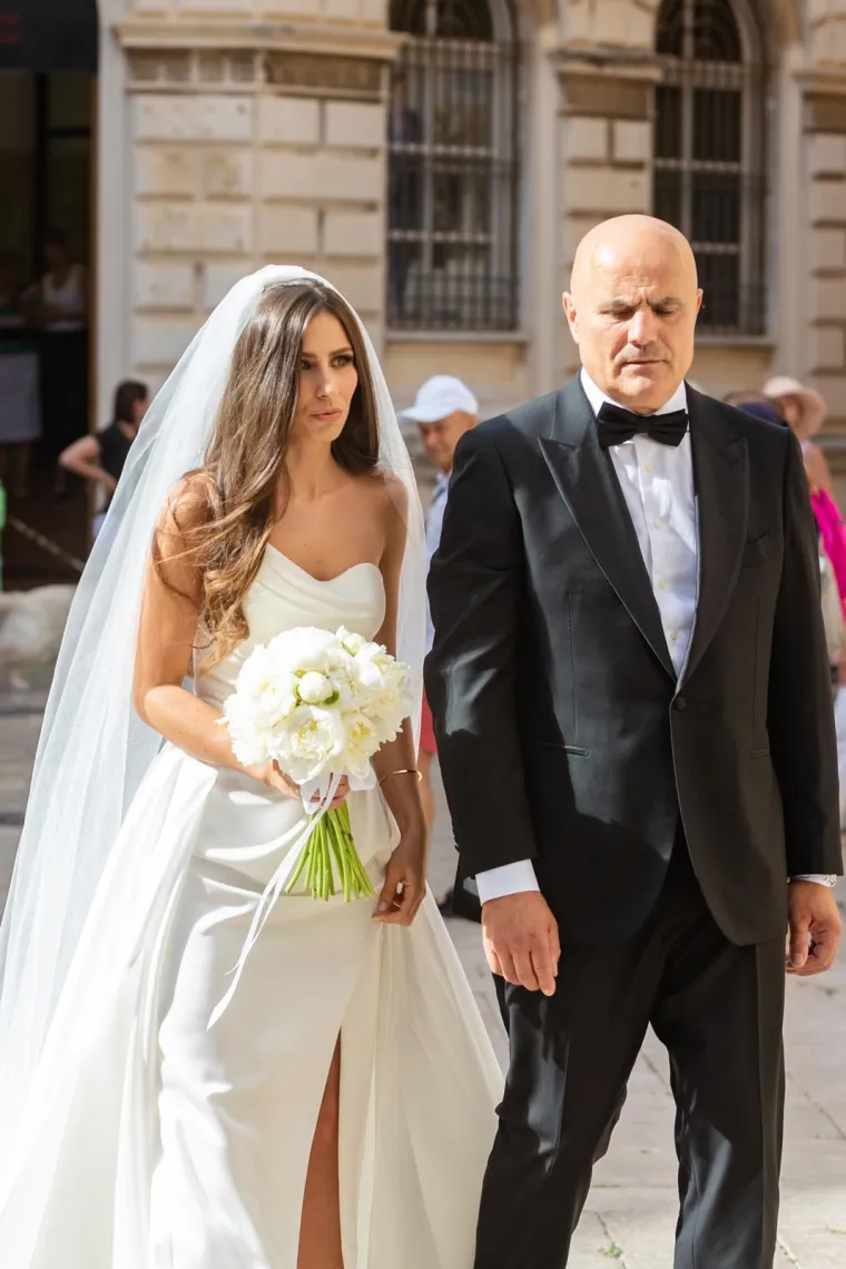 Mladenka je u vjenčanici izgledala jednostavno - prekrasno