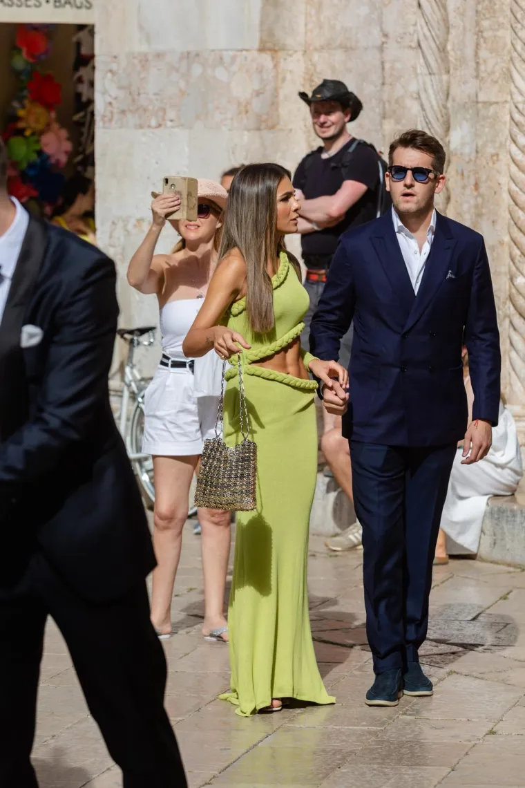 Dominik Livaković i Helena Matić izrekli sudbonosno 'da': Skupila se elita, mladenka blistala u vjenčanici s dubokim prorezom