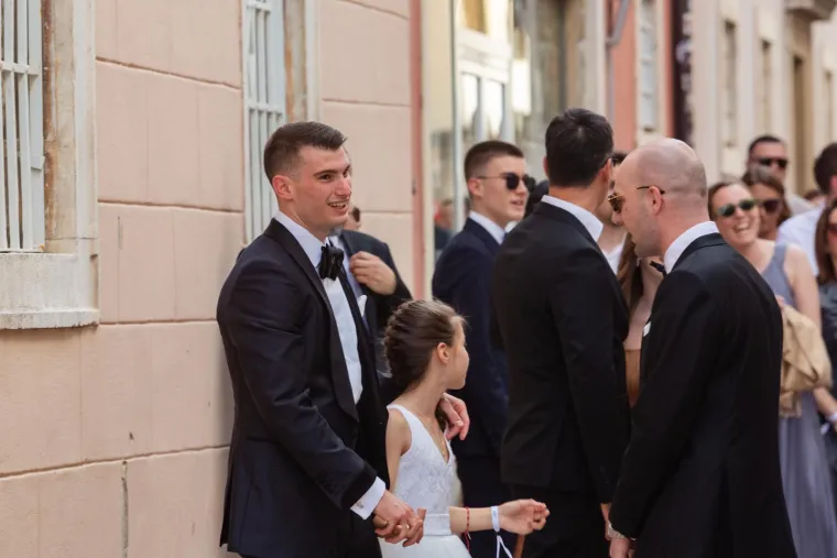 Dominik Livaković i Helena Matić izrekli sudbonosno 'da': Skupila se elita, mladenka blistala u vjenčanici s dubokim prorezom