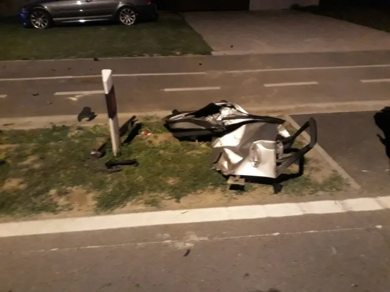 Teška prometna nesreća u Valpovu: Automobili potpuno smrskani, poginuo je muškarac