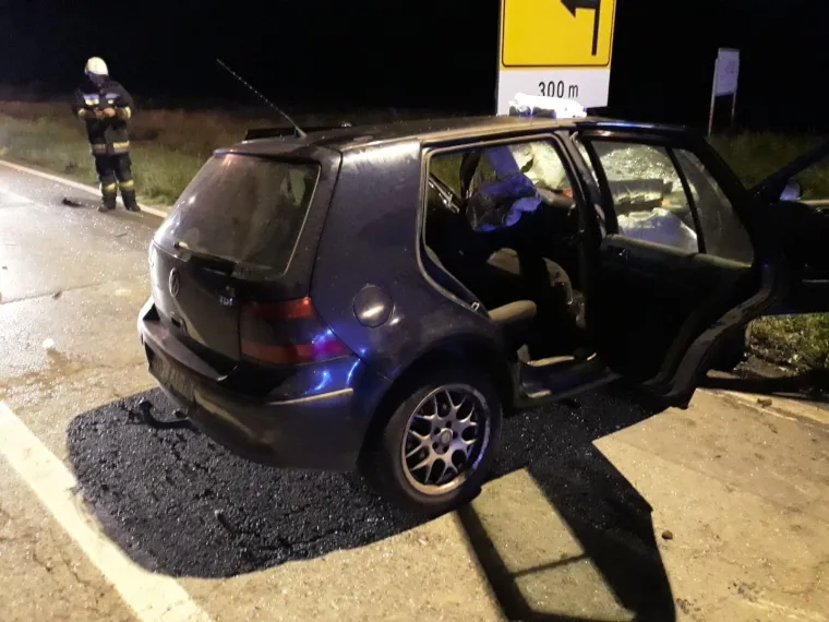Teška prometna nesreća u Valpovu: Automobili potpuno smrskani, poginuo je muškarac