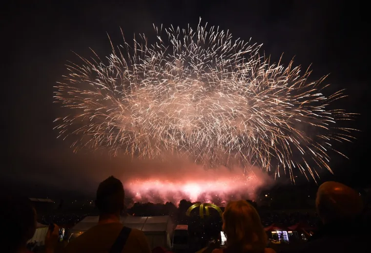 Festival boja i oblika na noćnom nebu iznad Zagreba: Rasko&scaron;ni vatromet bio je uvertira u ljeto