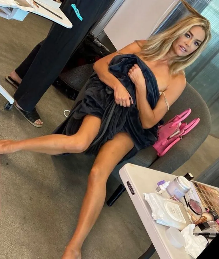 Glumica je rekla da će osobno odgovarati na poruke. OnlyFans je platforma za odrasle koja umjetnicima omogućuje monetizaciju njihovog sadržaja dok razvijaju autentične odnose sa svojom bazom obožavatelja. Obožavatelji se moraju pretplatiti i platiti za sadržaj neke osobe. Bella Thorne, Larsa Pippen i Blac Chyna su među zvijezdama koje su se pridružile toj mreži.