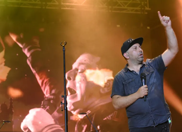 Parni Valjak održao fantastičan koncert u spomen pokojnom Akiju Rahimovskom u prepunoj pulskoj Areni
