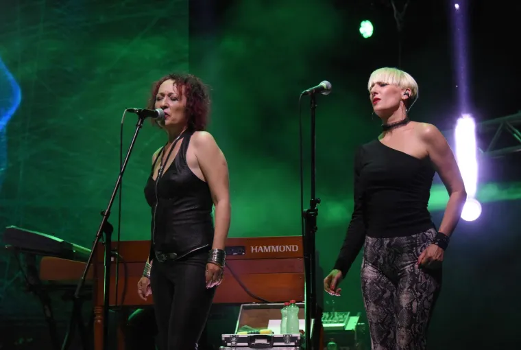 Parni Valjak održao fantastičan koncert u spomen pokojnom Akiju Rahimovskom u prepunoj pulskoj Areni