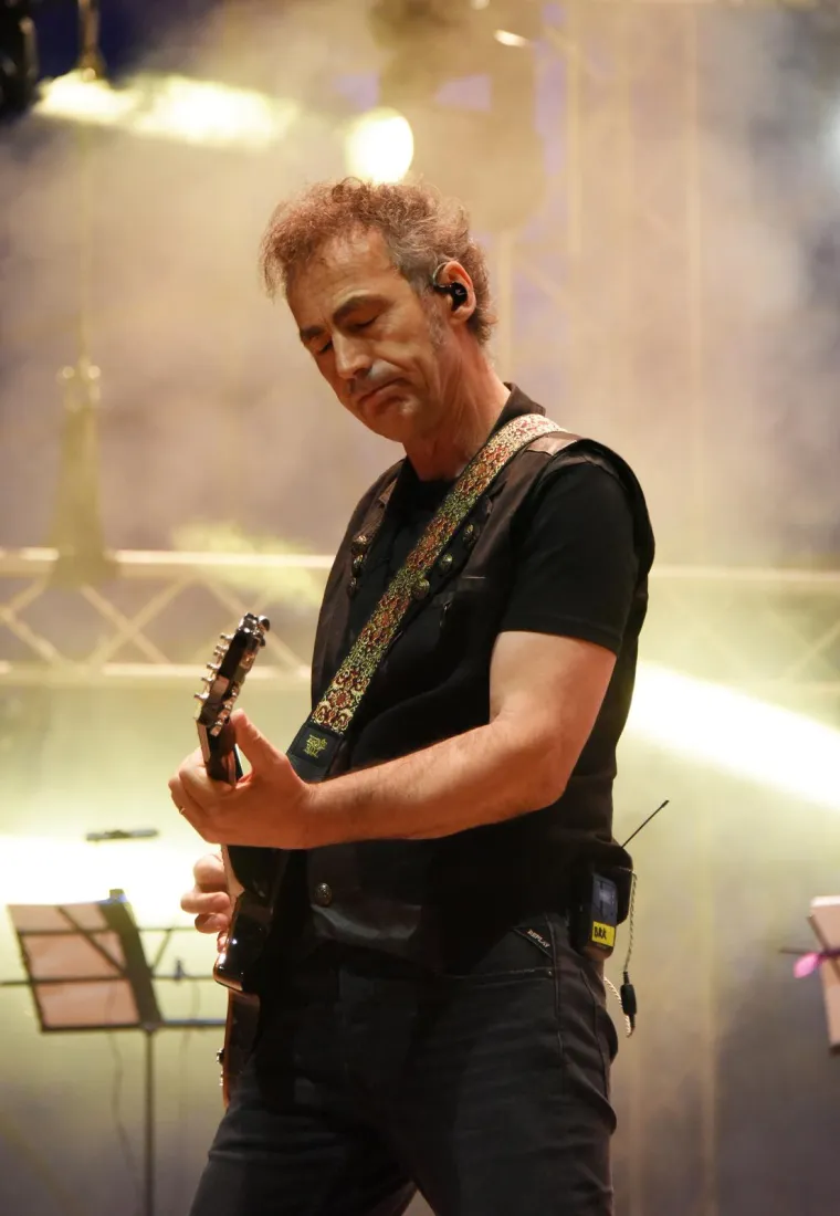 Parni Valjak održao fantastičan koncert u spomen pokojnom Akiju Rahimovskom u prepunoj pulskoj Areni