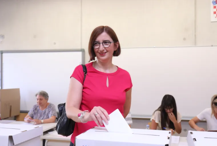 Splićani biraju novu gradsku vlast. Na birališta već izašli Kerum, Puljak, Đogaš, Matijević...