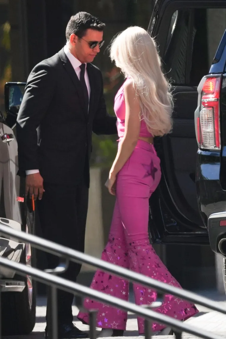 Živa 'Barbie': Margot Robbie oduševila obožavatelje u svom prvom kostimu sa snimanja istoimenog filma